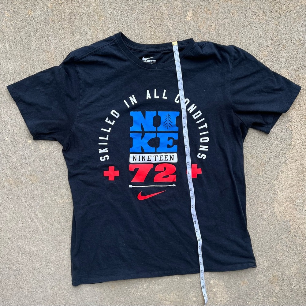Nike skilled in all conditions t shirt large